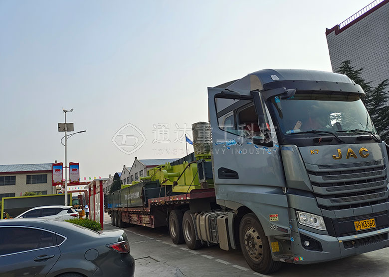 攪齒造粒機(jī)發(fā)貨現(xiàn)場(chǎng) 攪齒造粒機(jī)發(fā)貨現(xiàn)場(chǎng)